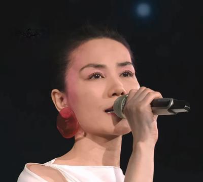 春晚女星太嗨了！王菲唱哭全场，闫妮搞笑出圈
哎呀，说起2025年的春晚，那真的是