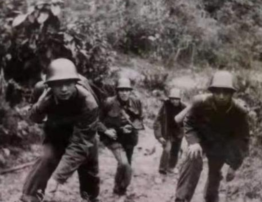 1986年，广西21个村民组成了一支狼兵队伍，攻下了越南的保乐县，几乎全歼守城的