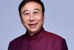 喜剧大师不仅在舞台上有趣，在私下里也依旧有趣