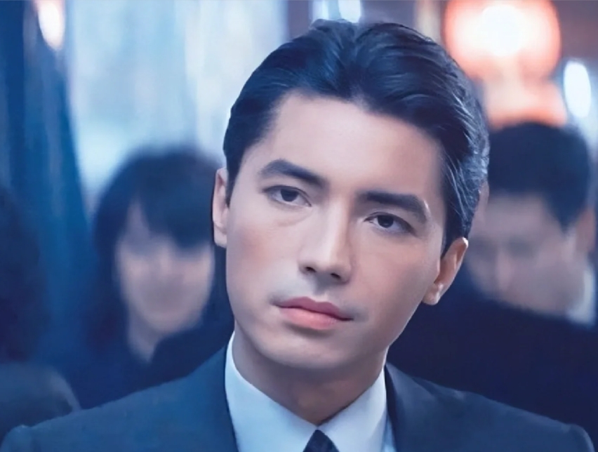 他被誉为亚洲第一美男，林青霞为他整晚不睡