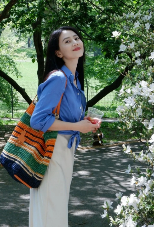 北京城第一美女
高圆圆。
40多了，还是人比花娇