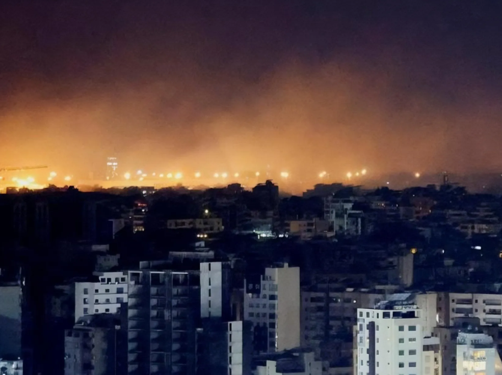 突发！以色列地面进攻开启，贝鲁特南郊发生大爆炸！

10月1日，新加坡《联合早报