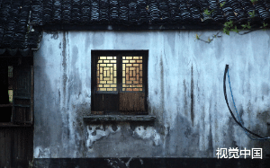 我原是无神论者，几年前在我身上发生了一件非常不可思议的事情，改变了我对这个世界的认知，至今想起依然后