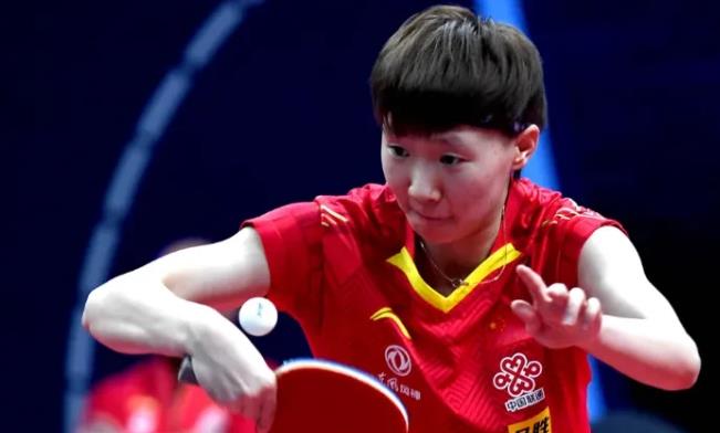 今年亚锦赛为何孙颖莎输给张本美和，其实孙颖莎是吃了身高不足的亏，张本美和一直用反