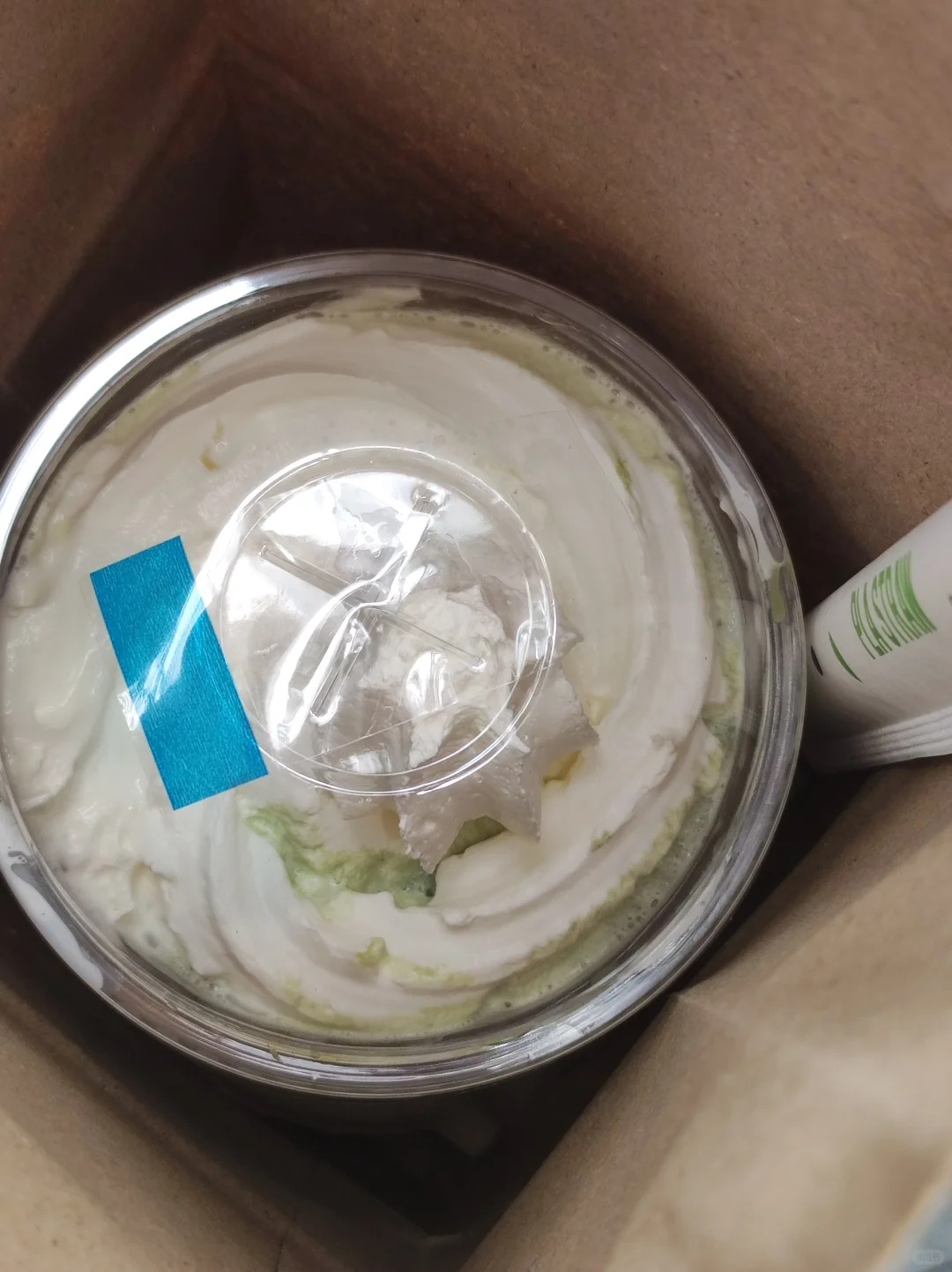 瑞幸能不能出一个存一杯🙂
两杯才能领线条小狗贴纸，直接存一杯，免去一人喝两杯或