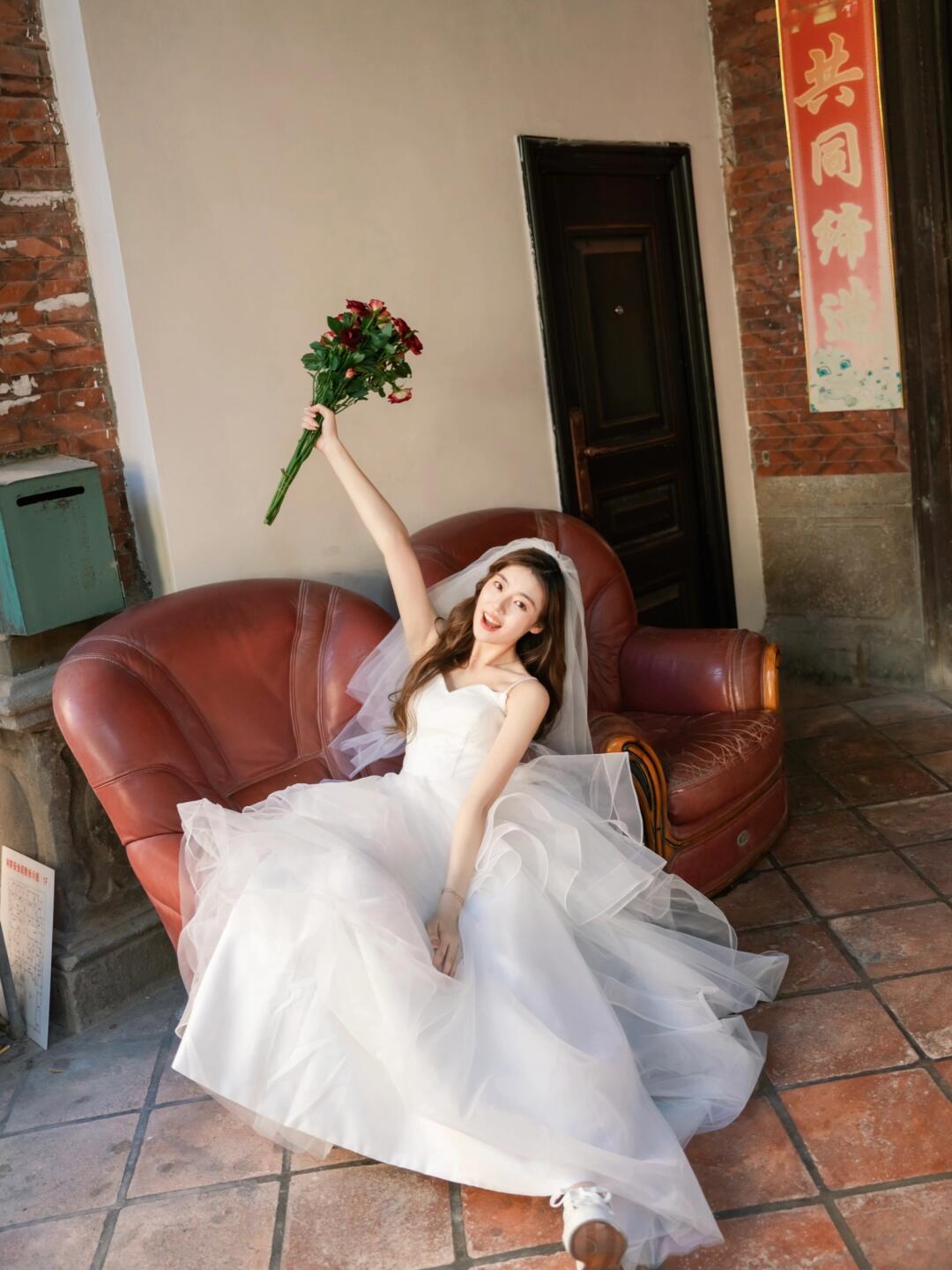 当一天落跑新娘一个人的婚纱写真也可以很俏皮👰🏻