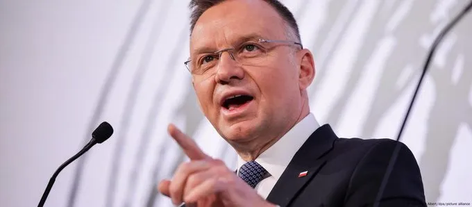 波兰总统问得好：对于有人建议土地换和平