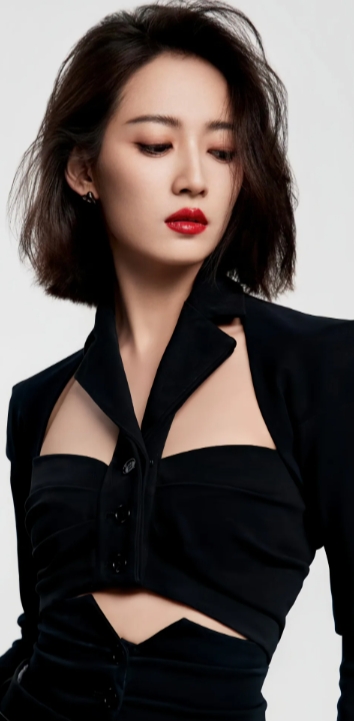 陈钰琪身姿曼妙