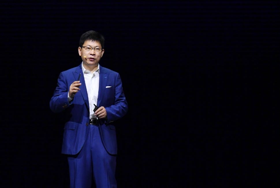余承东说了句很解气的话：现在很多车企想和我们合作，可惜我们没那么多资源。
中国人