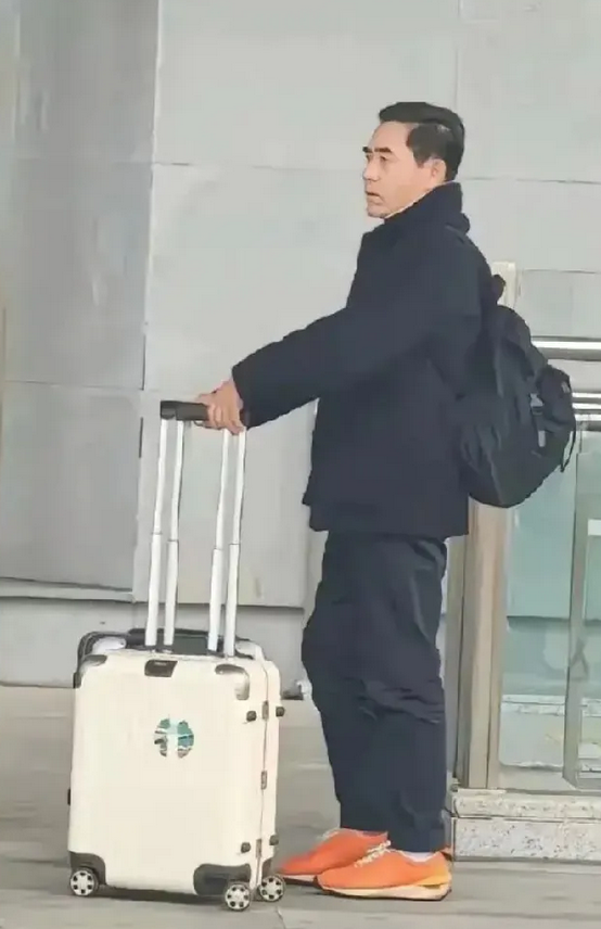这位老戏骨才是真正的宝藏演员！

有些演员，真的是越老越有味道！不像那些小鲜肉，