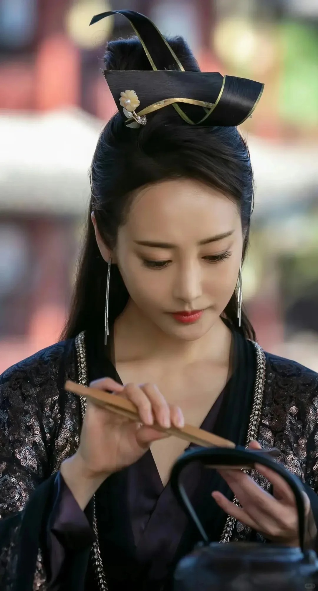 想不明白，
庆余年司理理扮演者李纯，
不仅漂亮，演技也是可圈可点，
她为什么就是