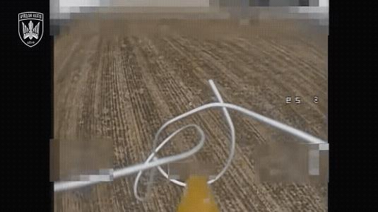 俄罗斯在战场上竟然用这样的车辆运兵，高伤亡是必然的！
         乌克兰的
