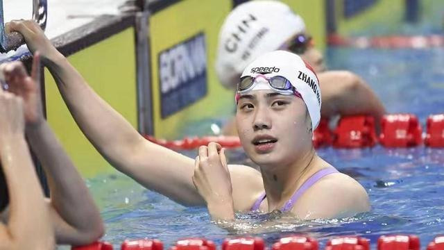56秒15拿第3！张雨霏100米蝶泳输给劲敌，美国新星破奥运纪录