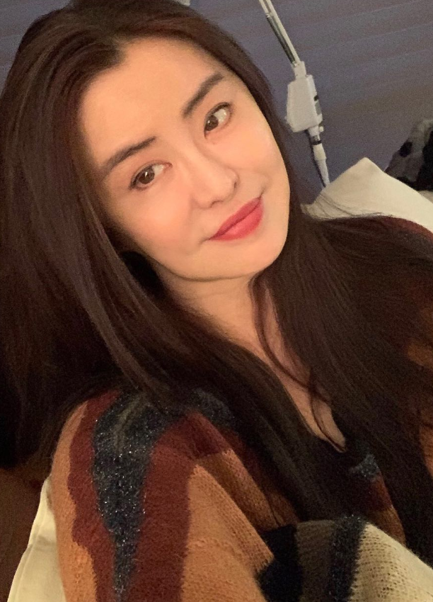 著名电影女星王祖贤的生活照，她今年都已经56岁还是单身，齐秦当年错过她真的好可惜