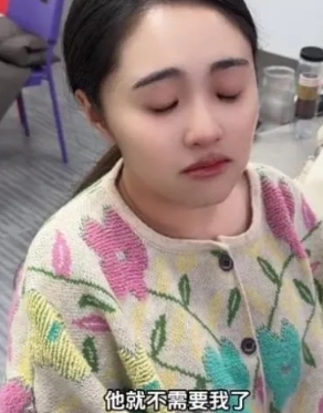 央视那位著名的少儿节目主持人金龟子，她家宝贝闺女王逸宸因为给孩子断奶，

结果自