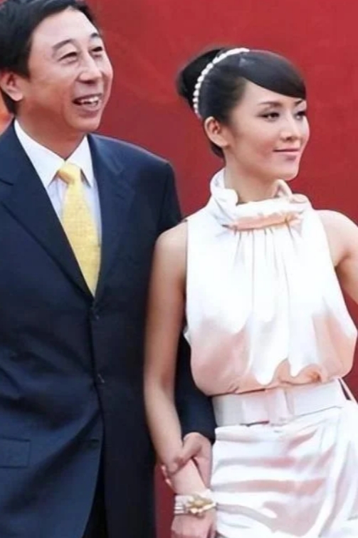 冯巩与艾慧：低调的爱情传奇