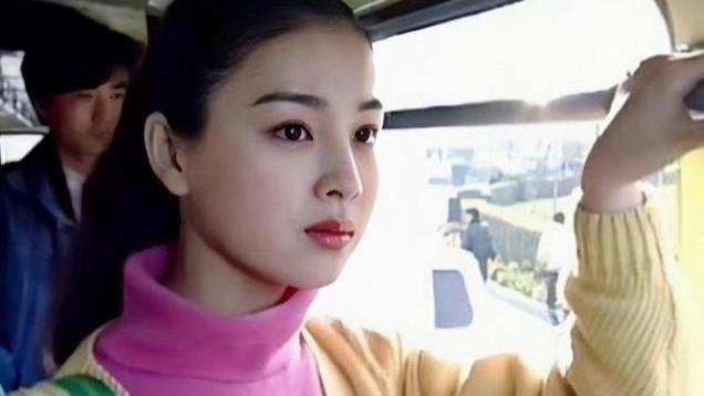 演员赵明明：生下孩子不久被离婚，独自抚养女儿，风光背后有辛酸