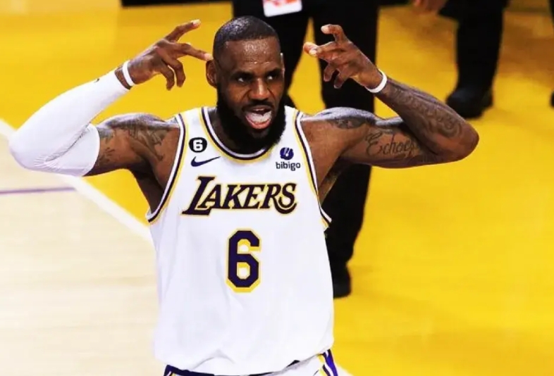 西部球队进入季后赛概率
雷霆队100%（西部第一100%）
灰熊队100%（西部