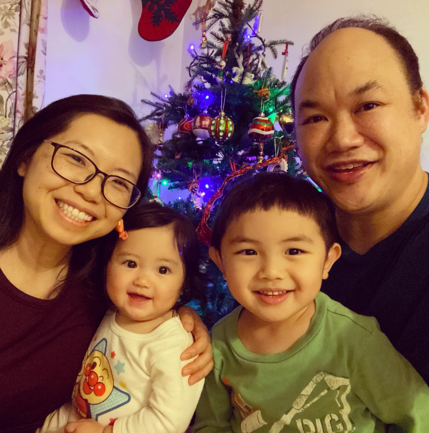香港歌神许冠杰的儿子许怀谷的生活照，果然遗传到歌神的好基因，长得是一表人才
