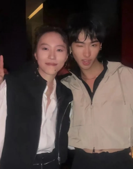 万万没想到，窦靖童与恩利还是好朋友！

他俩应该会是好朋友，

都是自由的灵魂！
