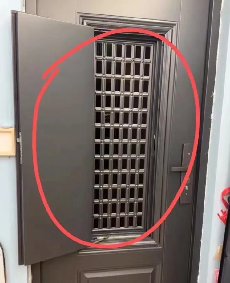 这门为什么要这样设计呢