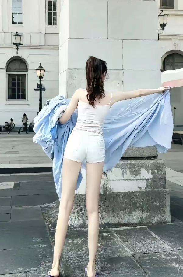 学妹的身材简直太好了哈哈哈哈哈