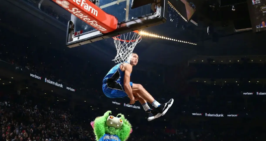 戈登口出狂言啊

掘金球员阿龙-戈登近日在在做客一档节目时表示自己2016年扣篮