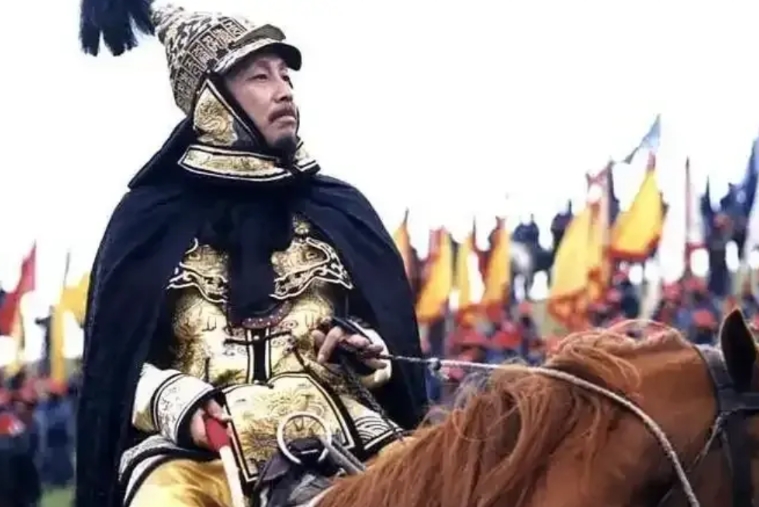 清朝有哪个皇帝比朱元璋还厉害？
  事实上，并没有！
  清朝的康熙皇帝常被认为