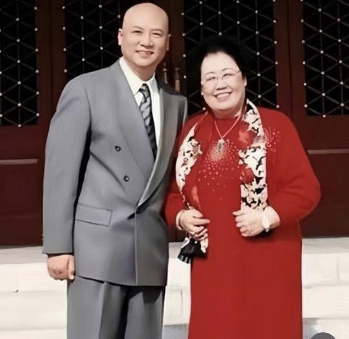 跨越时光的挚爱：迟重瑞与陈丽华的传奇婚姻