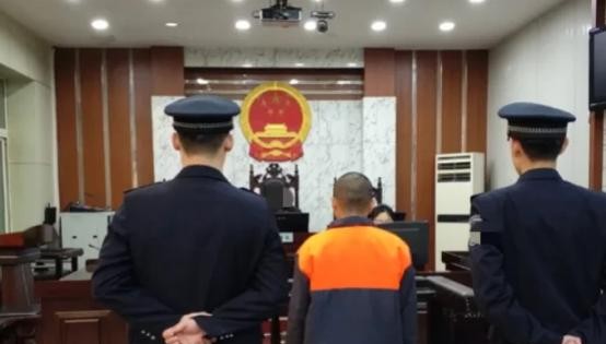 男子抓小偷打人赔钱还坐牢

                          