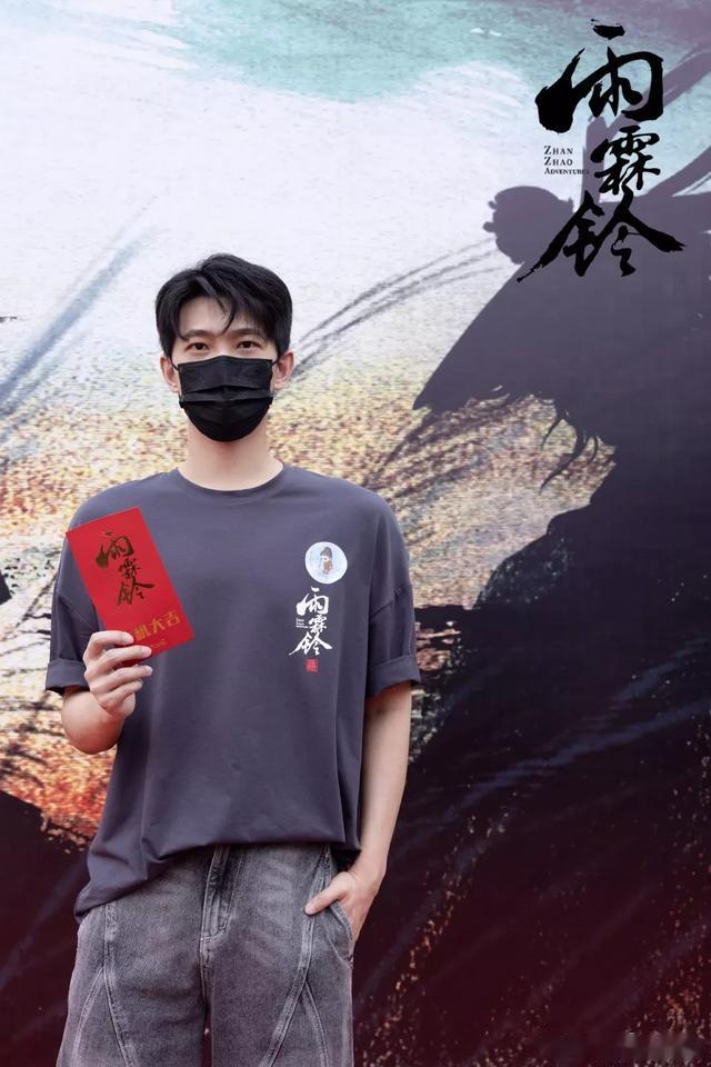 正午阳光又一部好剧来袭,冲着杨洋来的,我却被白衣男二惊艳了(正午阳光爆款剧)-第2张图片-九妖电影 正午阳光又一部好剧来袭,冲着杨洋来的,我却被白衣男二惊艳了(正午阳光爆款剧)-第2张图片-九妖电影