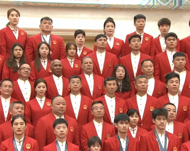 每一届奥运会落幕后，很多观众都在期盼着一件大事：奥运会中国代表团表彰大会！
在合