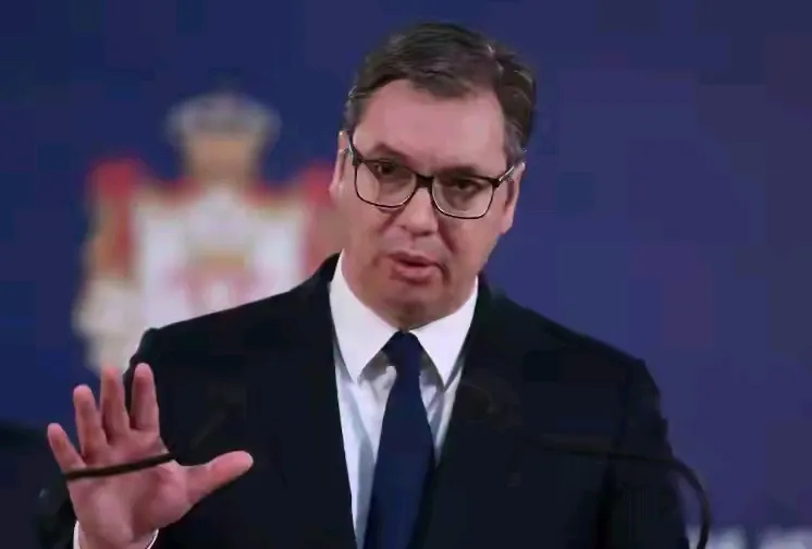 因为武契奇的立场偏向东方，自然为美西方所不容，据俄罗斯观察网报道，过去十年，美西