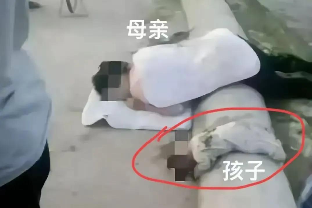 “妈妈，水凉，我好冷” [泣不成声]
寒冷的河水最后吞噬了母女两个最后的体温！