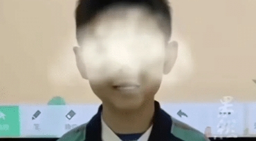 要当行长的小孩身份调查清楚了！

爸爸是行长，姥爷是行长，妈妈是银行科级干部，爷