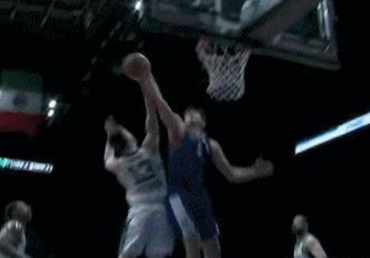 崔永熙NBA生涯突发转折，赛季报销。他曾是CBA明星球员，场均得分超两位数，篮板