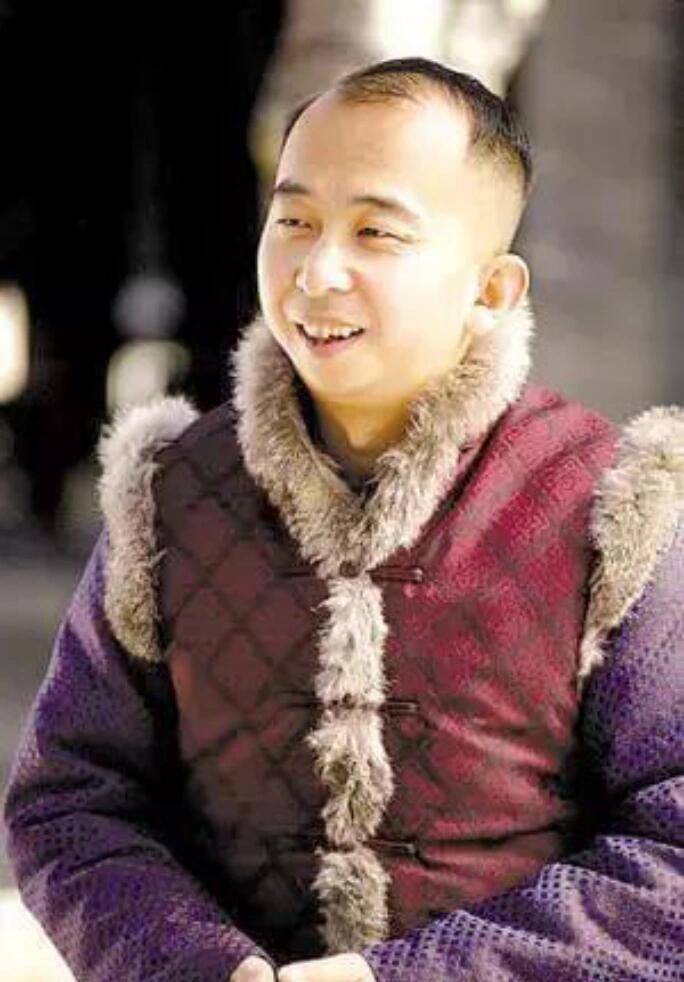 巨兴茂：从丑角到亿万导演
