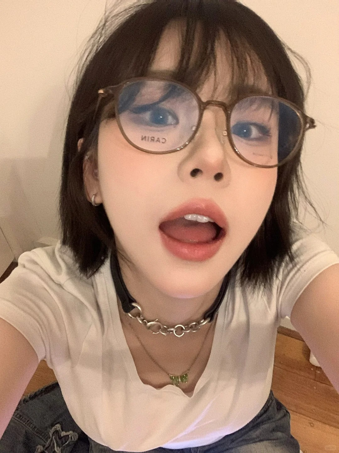 晚安咯
同一组分两组发
因为风格太不一样咯