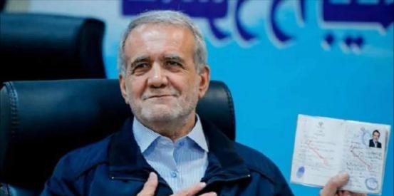 1月14日，伊朗新总统佩泽希齐扬做出了一个大胆的决定：放弃核武器。这可不是说说而