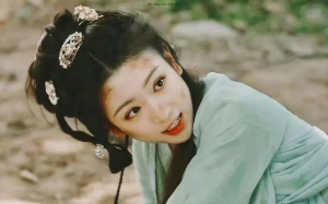 和亲当晚被夫君一剑穿胸，从此沦为狸奴，被人圈养！