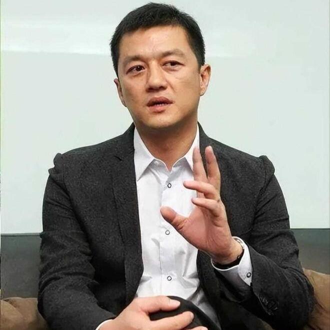 李亚鹏直播唱《因为爱情》，妻子幽默回应