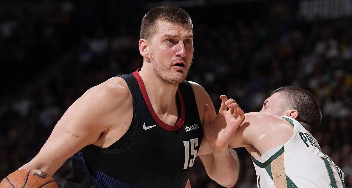 就在不久前，NBA官方公布了最新一期的MVP排行榜单，排名和上期没有任何变化，如