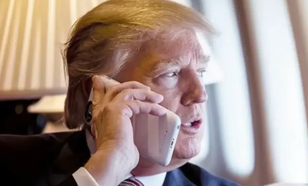极端反华的美国前总统肯尼迪遇刺真相大白，致命一击是他座车司机干的。
据揭秘的影像