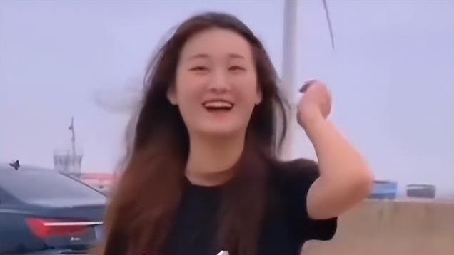 陈亚男忙工作暴瘦五斤，小号狂晒忧郁歌词，网友：老刷存在感
