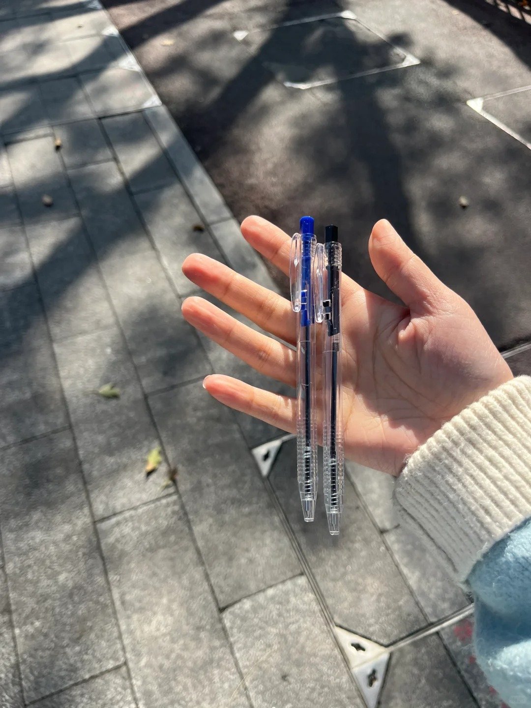50多块钱的笔令我囊中羞涩
去文具店买个笔，十几块钱的笔还行，蒙接受，偶然一瞥?