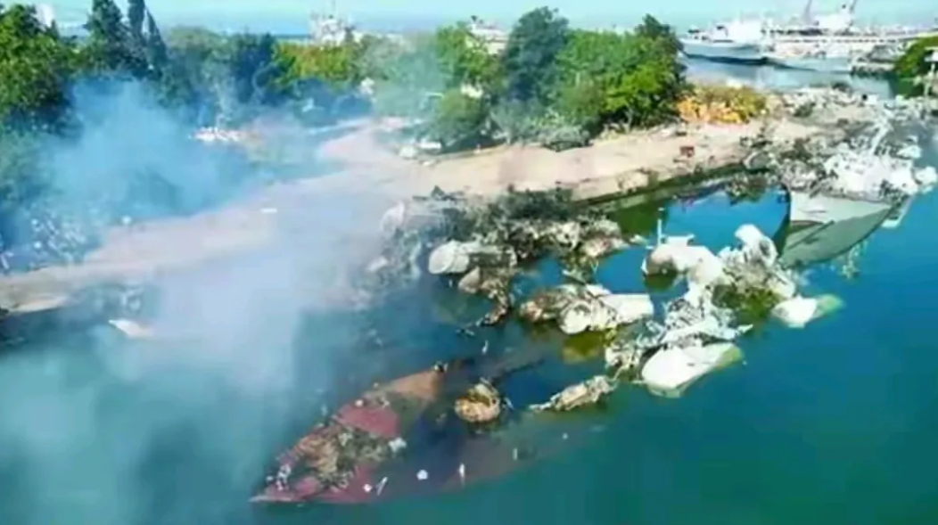 以军坦克都开进叙利亚南部的村镇了，还一天到晚地空袭，把叙利亚军事能力都毁了大半。