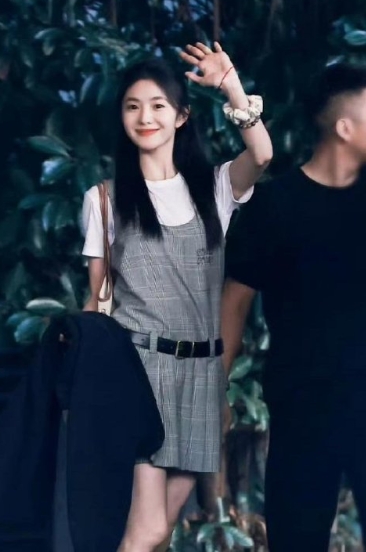 刘浩存轻轻一跳，就俘获了无数少女的心 ​​​