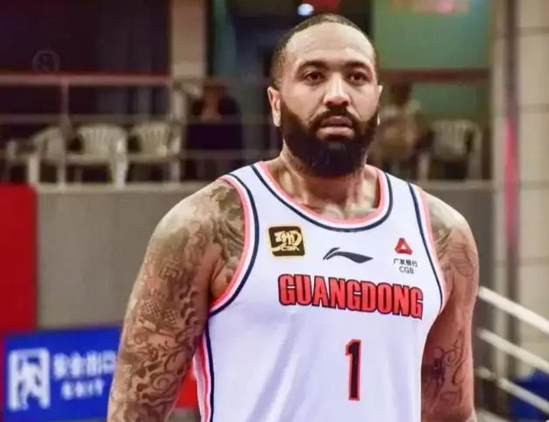 广东宏远明天对阵上海男篮，火星撞地球吉伦沃特和洛夫顿谁是第一外援！

1.广东宏
