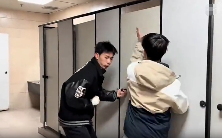 太搞笑了吧
