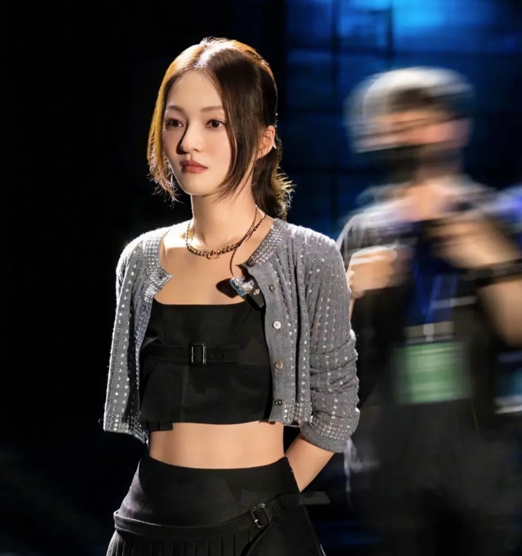 张韶涵，懵了
还是没逃掉……

万万没想到，精心办个演唱会，也没逃掉！张韶涵被现